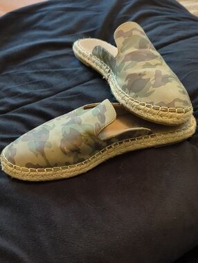 Women’s Camouflage Espadrille Mule Slides - Green Camo